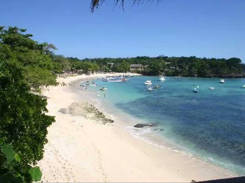 Mushroom Beach Nusa Lembongan
